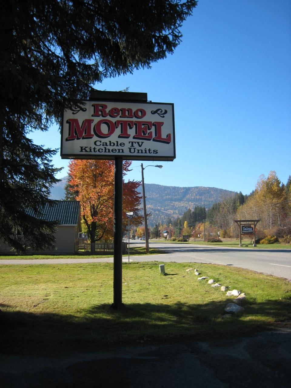 Reno Motel Salmo Luaran gambar