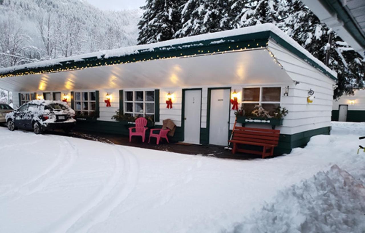 Reno Motel Salmo Luaran gambar