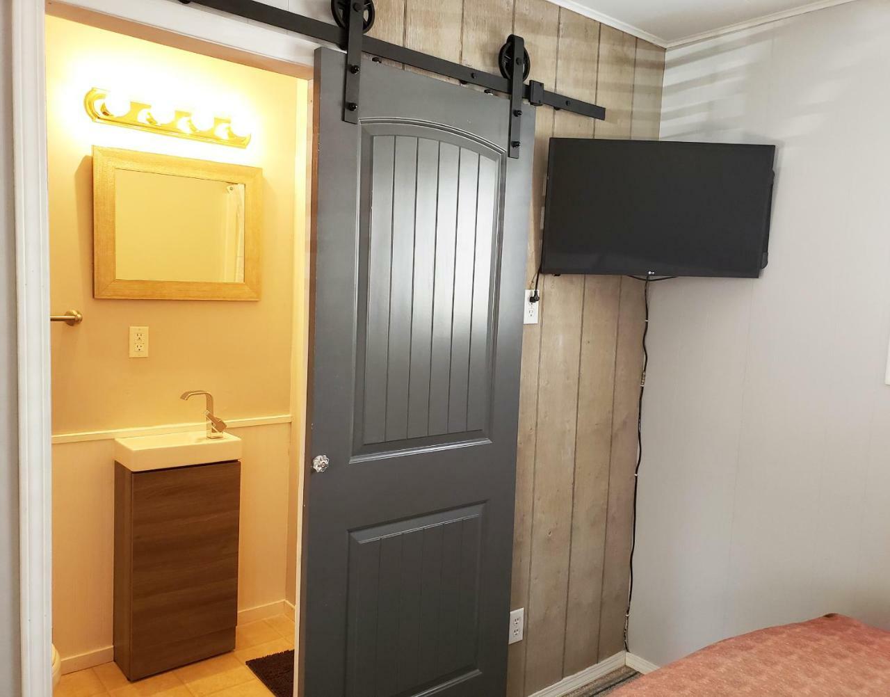 Reno Motel Salmo Luaran gambar